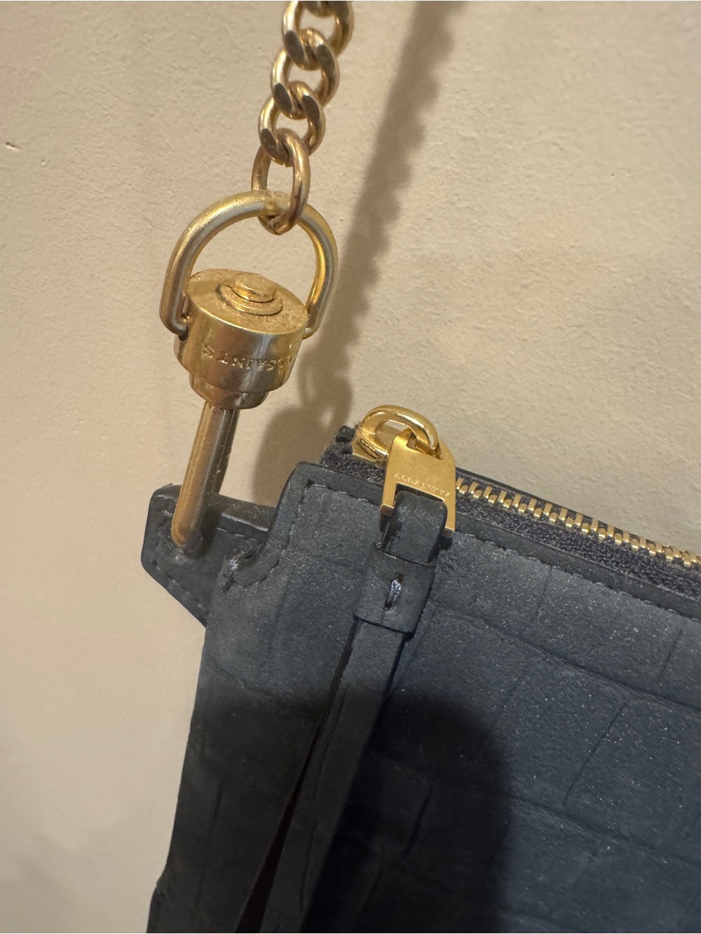 All Saints LIKE NEW Blue Croc-Embossed Suede Chain Crossbody - Picture 4 of 7